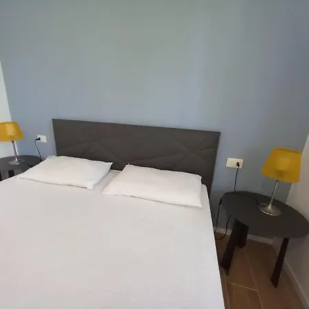 Apartman Alfredo 3 *